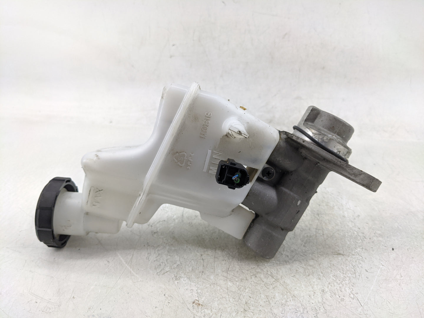 2020-2023 Hyundai Sonata Brake Master Cylinder - Oemusedautoparts1.com