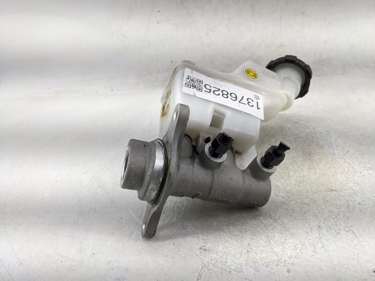 2020-2023 Hyundai Sonata Brake Master Cylinder - Oemusedautoparts1.com