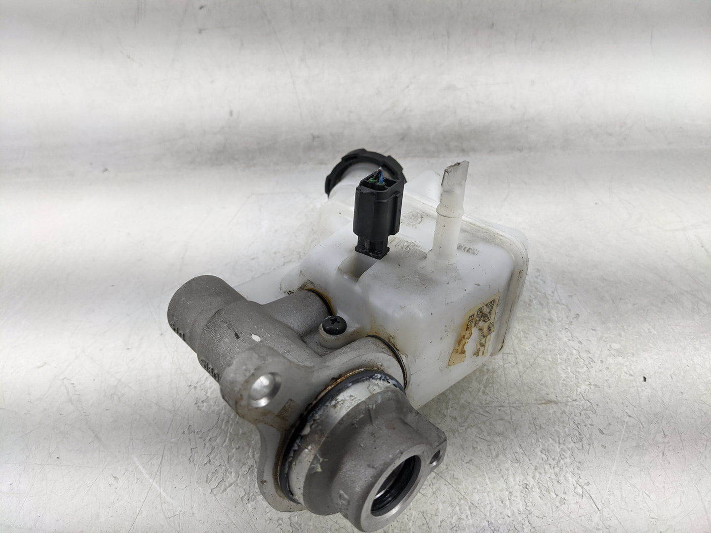 2020-2023 Hyundai Sonata Brake Master Cylinder - Oemusedautoparts1.com