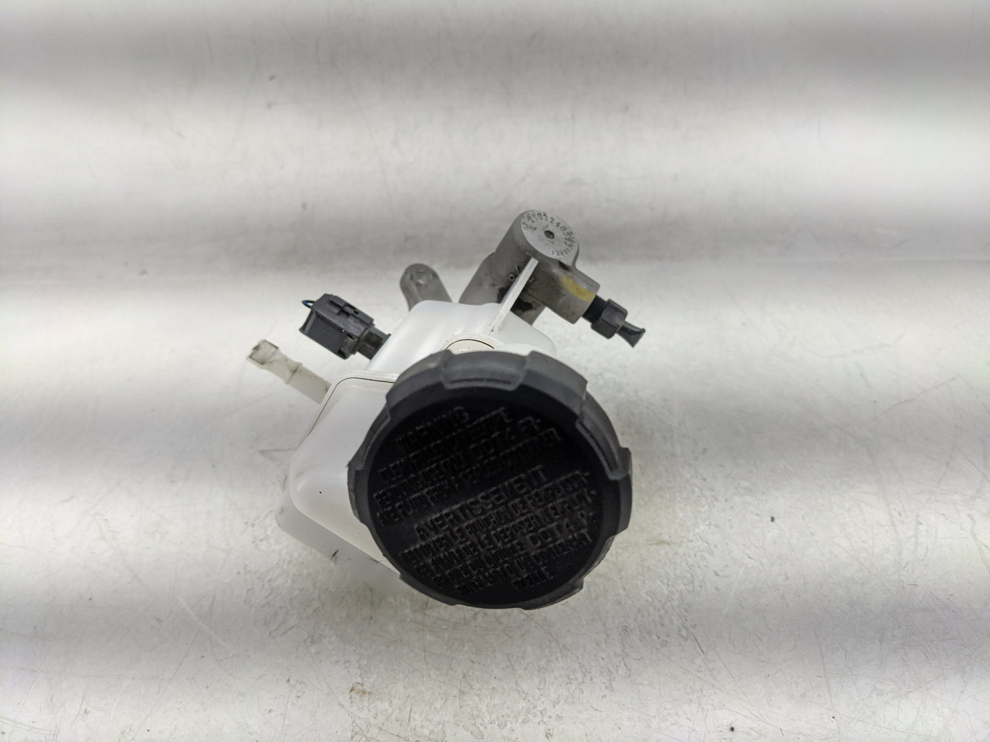 2020-2023 Hyundai Sonata Brake Master Cylinder - Oemusedautoparts1.com