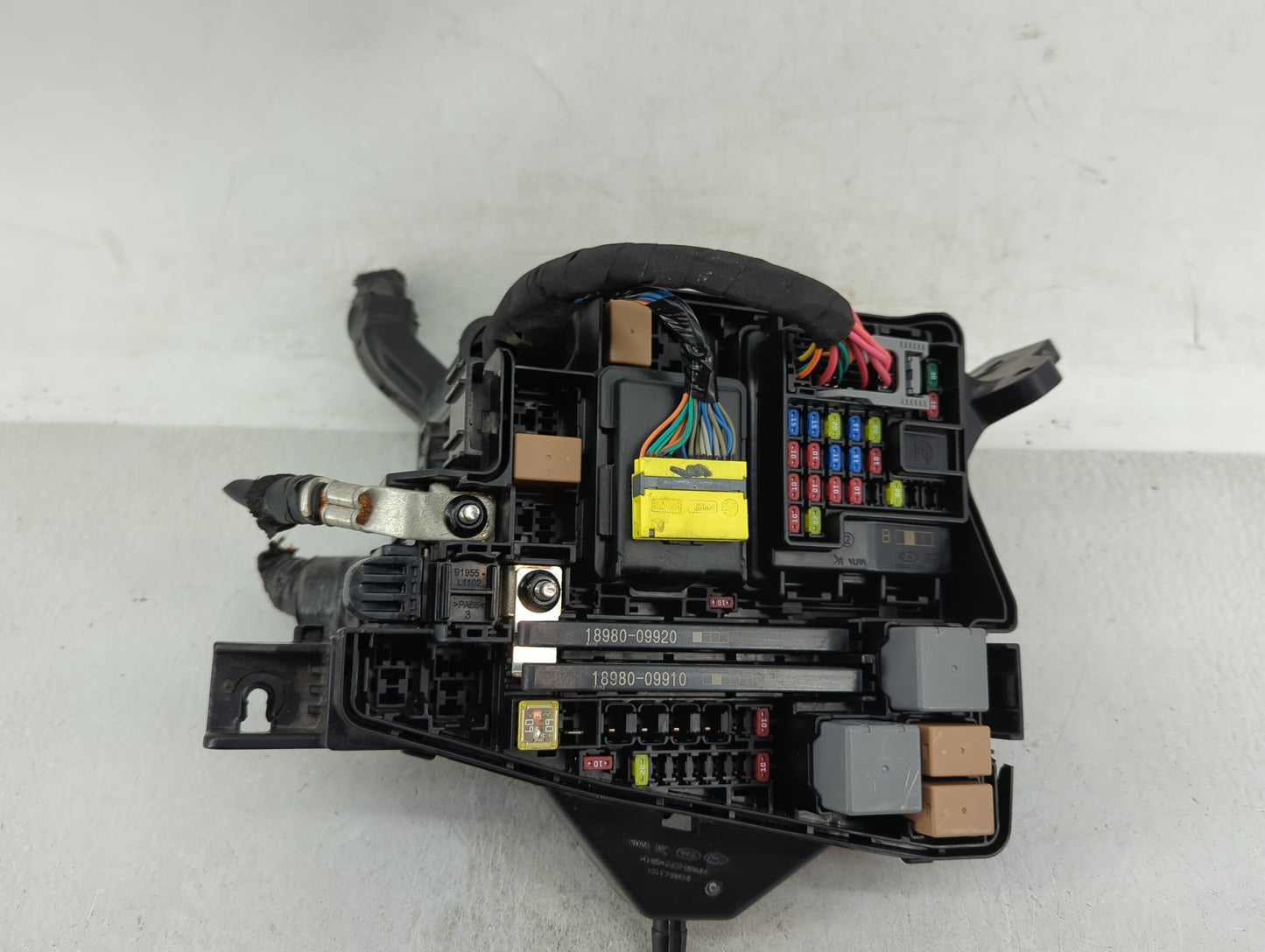 2020-2023 Hyundai Sonata Fusebox Fuse Box Panel Relay Module Fits Fits 2020 2021 2022 2023 OEM Used Auto Parts - Oemusedauto