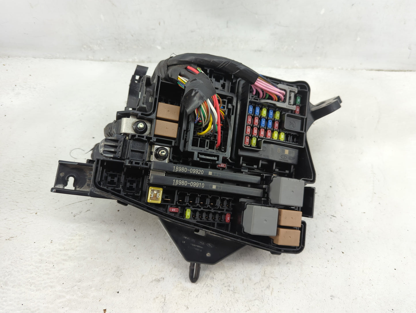 2020-2023 Hyundai Sonata Fusebox Fuse Box Panel Relay Module P/N:91215-L1010 Fits Fits 2020 2021 2022 2023 OEM Used Auto Par