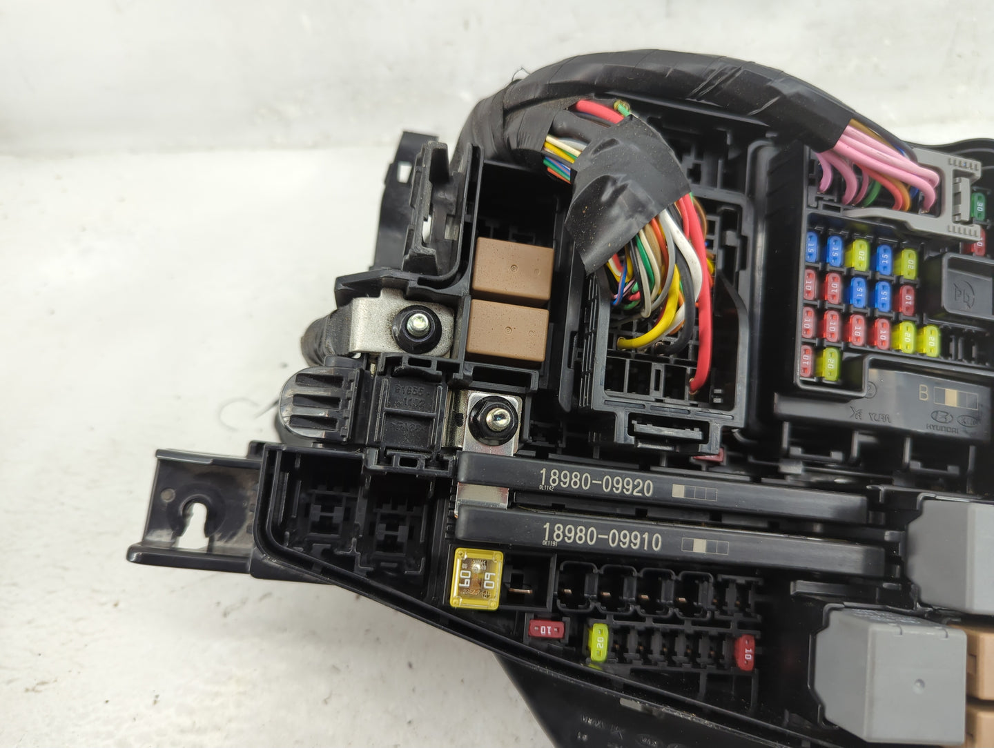 2020-2023 Hyundai Sonata Fusebox Fuse Box Panel Relay Module P/N:91215-L1010 Fits Fits 2020 2021 2022 2023 OEM Used Auto Par