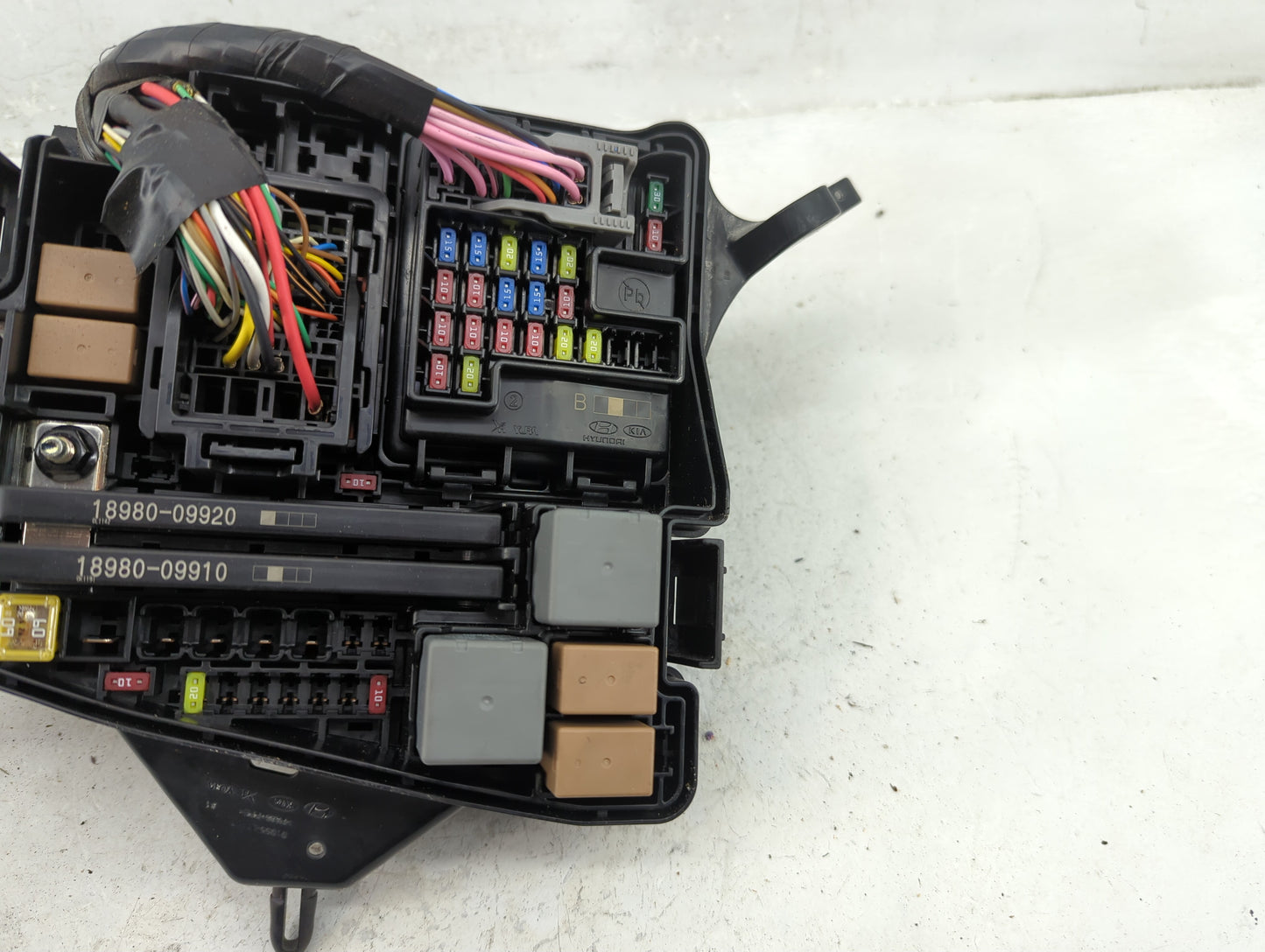 2020-2023 Hyundai Sonata Fusebox Fuse Box Panel Relay Module P/N:91215-L1010 Fits Fits 2020 2021 2022 2023 OEM Used Auto Par