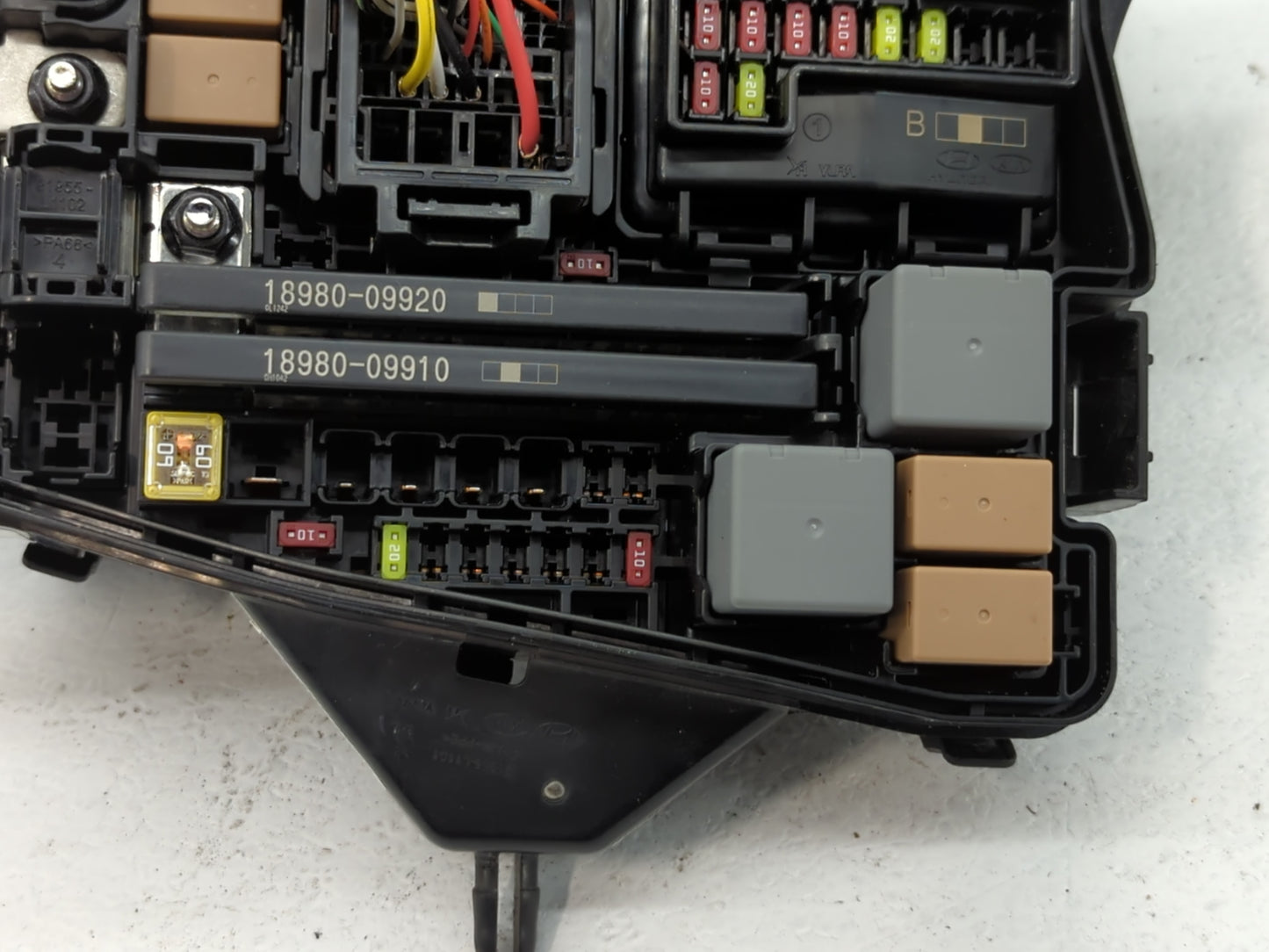 2020-2023 Hyundai Sonata Fusebox Fuse Box Panel Relay Module P/N:91215 L1010 Fits Fits 2020 2021 2022 2023 OEM Used Auto Par