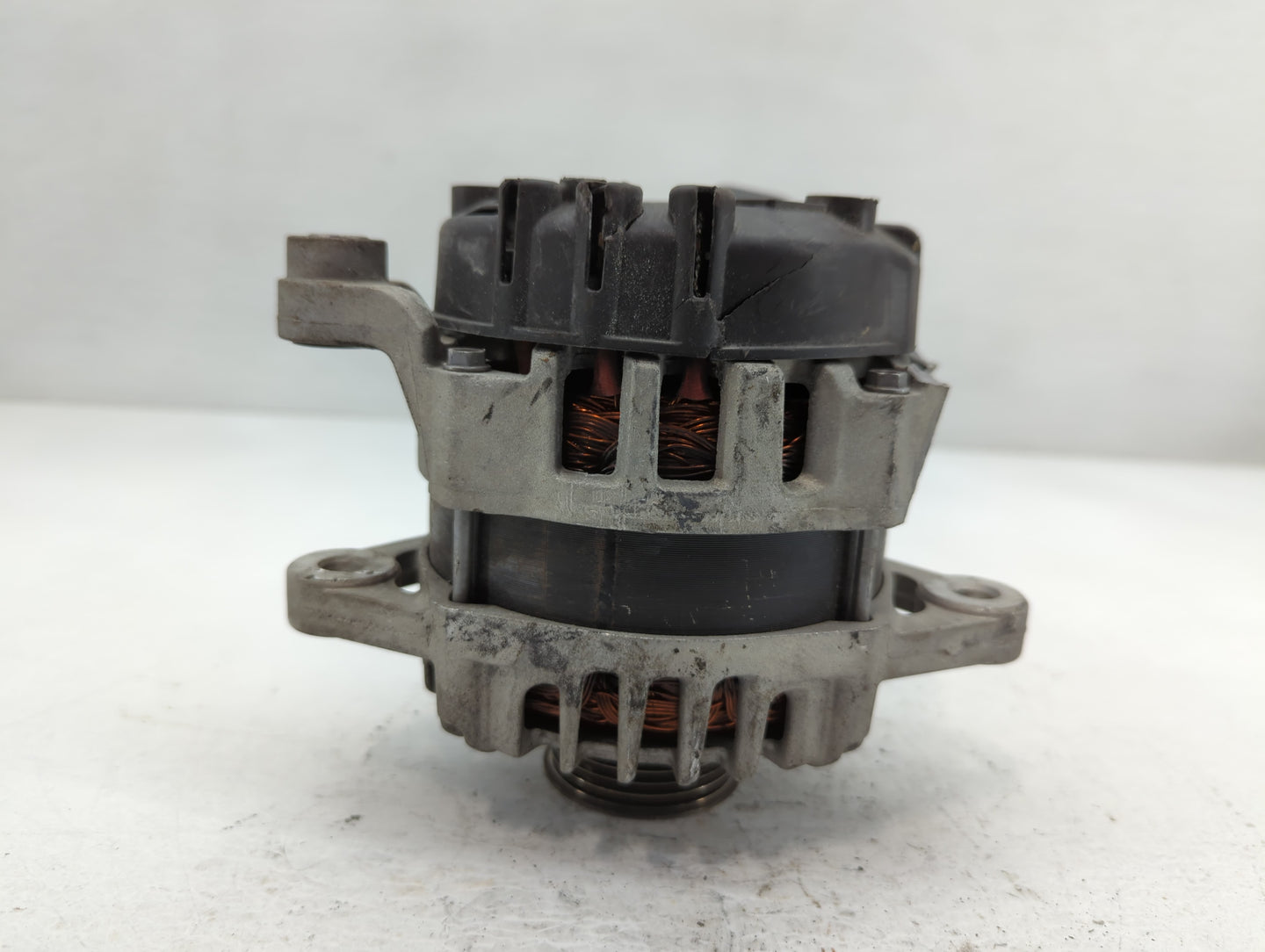 2020-2023 Hyundai Sonata Alternator Replacement Generator Charging Assembly Engine OEM P/N:37300-2SGD1 Fits OEM Used Auto Pa