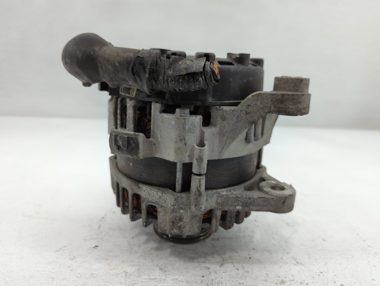 2020-2023 Hyundai Sonata Alternator Replacement Generator Charging Assembly Engine OEM P/N:37300-2SGD1 Fits OEM Used Auto Pa