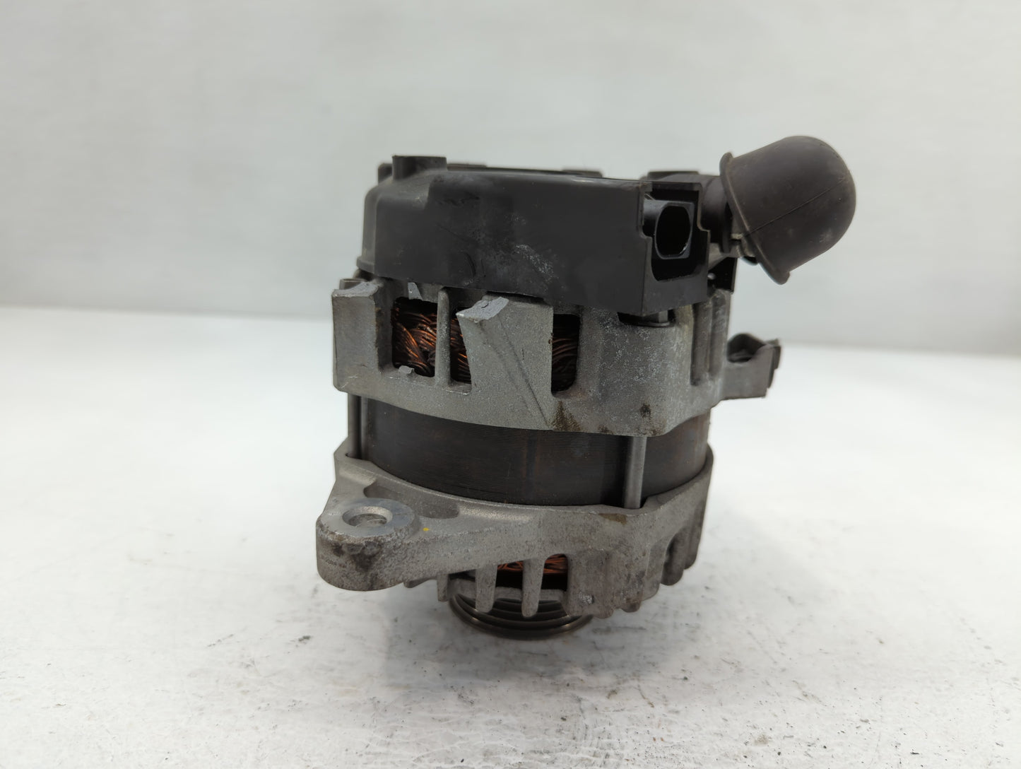 2020-2023 Hyundai Sonata Alternator Replacement Generator Charging Assembly Engine OEM P/N:37300-2SGD1 Fits OEM Used Auto Pa