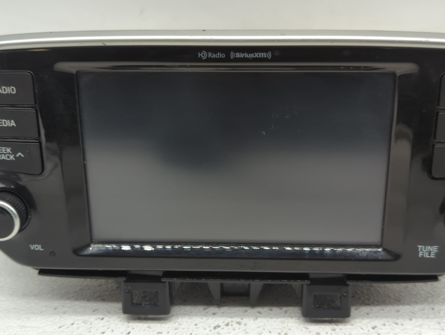 2019-2021 Hyundai Tucson Radio AM FM Cd Player Receiver Replacement P/N:96160D3920ZL5 Fits Fits 2019 2020 2021 OEM Used Auto