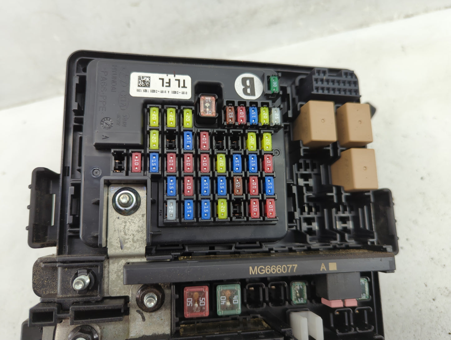 2019-2021 Hyundai Tucson Fusebox Fuse Box Panel Relay Module P/N:91956-D3020 Fits Fits 2019 2020 2021 OEM Used Auto Parts - 