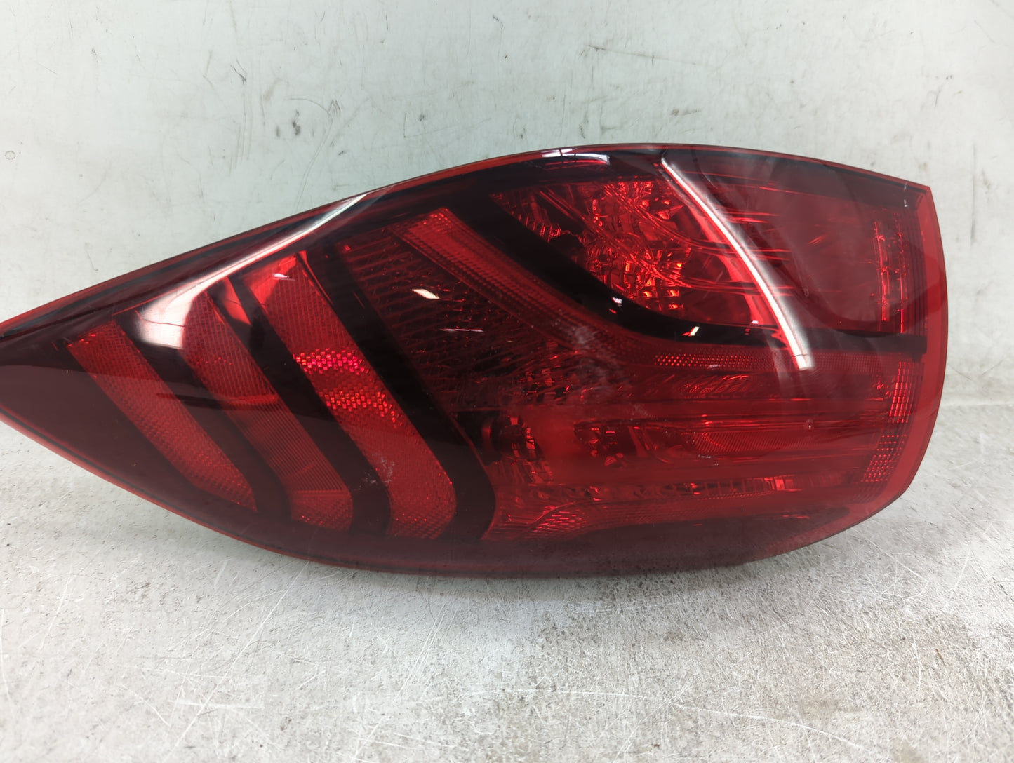 2019-2021 Hyundai Tucson Tail Light Assembly Passenger Right OEM P/N:92402D3550 Fits Fits 2019 2020 2021 OEM Used Auto Parts