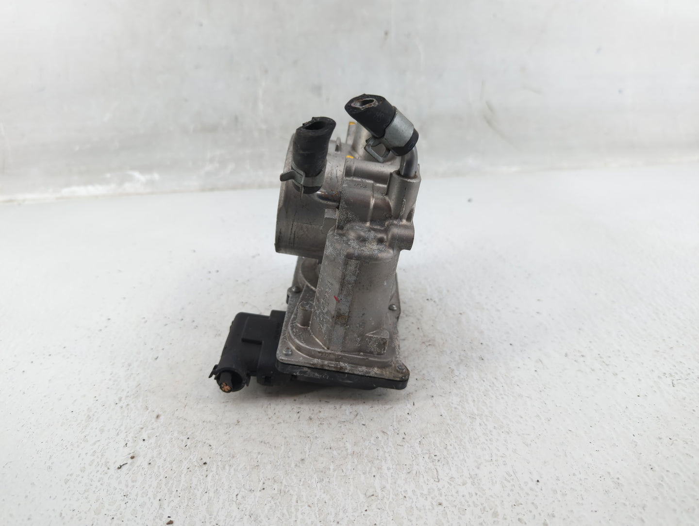 2014-2021 Hyundai Tucson Throttle Body P/N:35100-2E000 Fits Fits 2011 2012 2013 2014 2015 2016 2017 2018 2019 2020 2021 OEM 