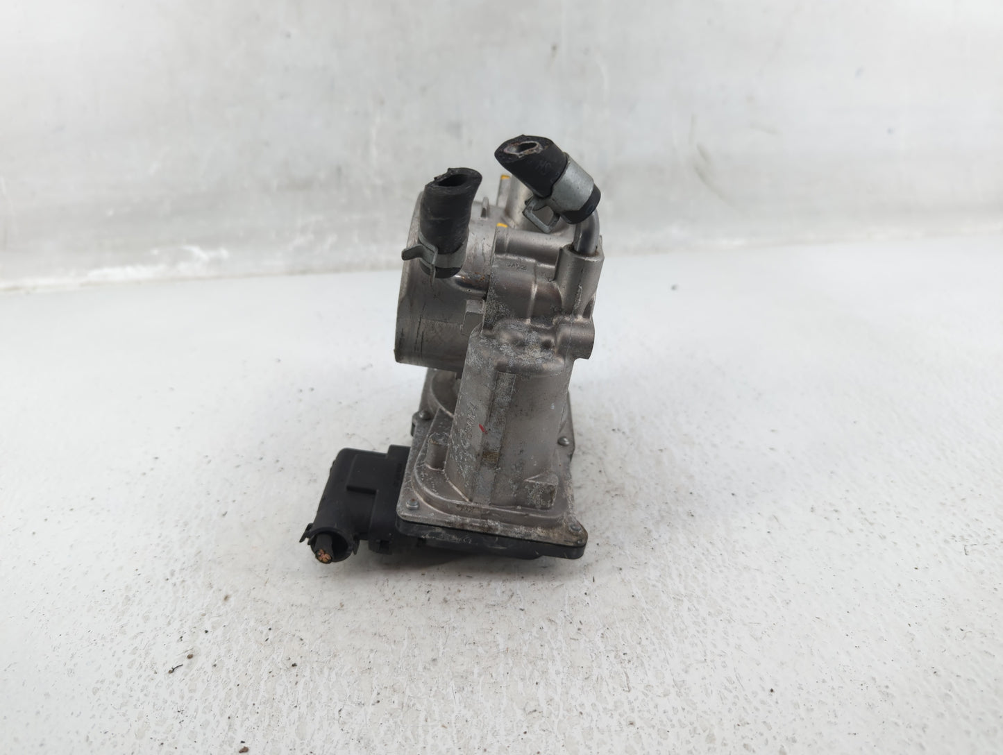 2014-2021 Hyundai Tucson Throttle Body P/N:35100-2E000 Fits Fits 2011 2012 2013 2014 2015 2016 2017 2018 2019 2020 2021 OEM 