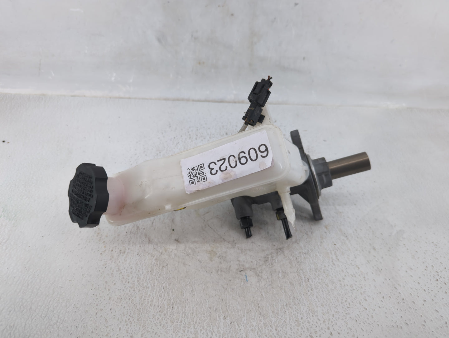 2016-2021 Hyundai Tucson Brake Master Cylinder - Oemusedautoparts1.com