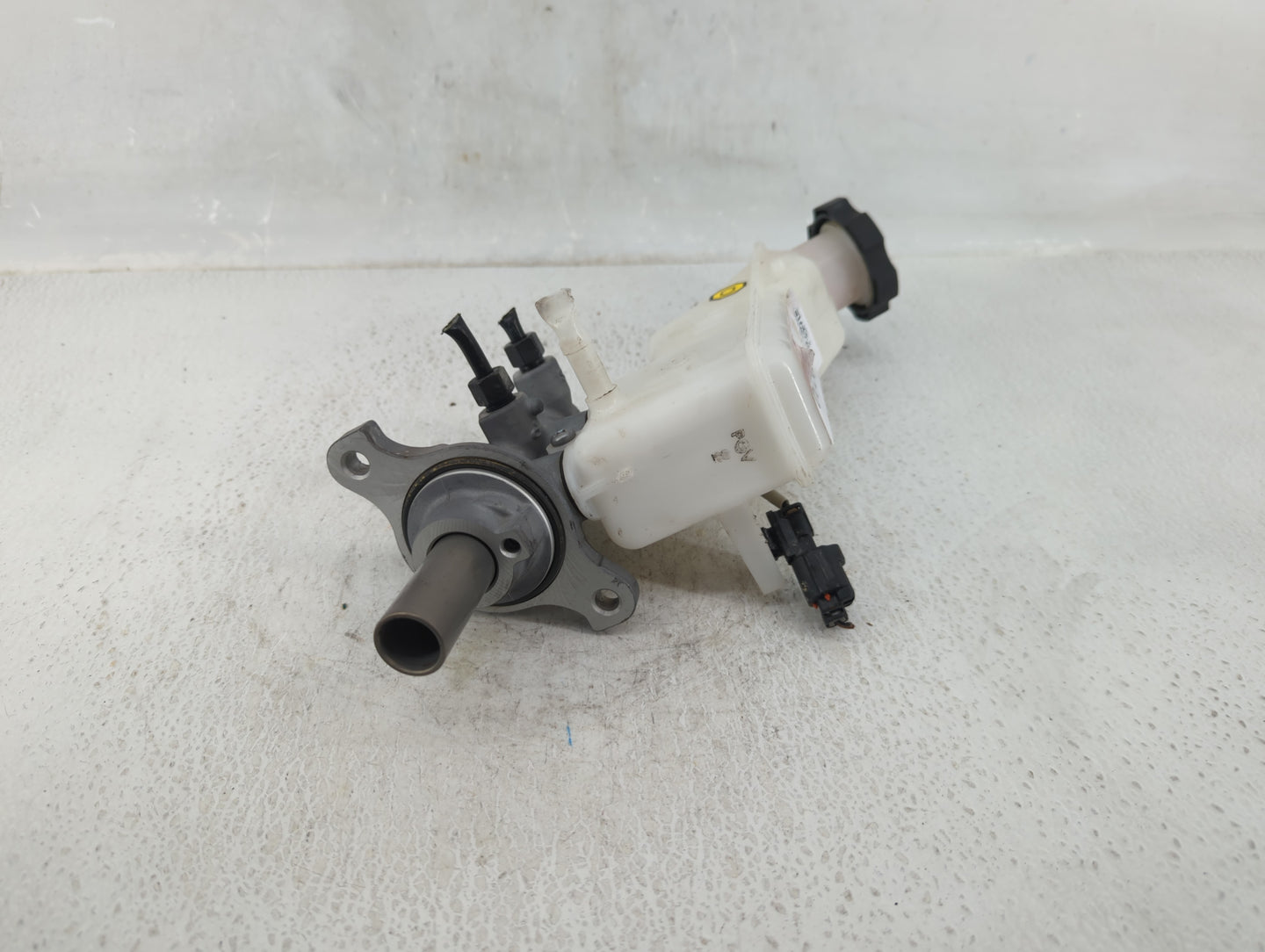 2016-2021 Hyundai Tucson Brake Master Cylinder - Oemusedautoparts1.com