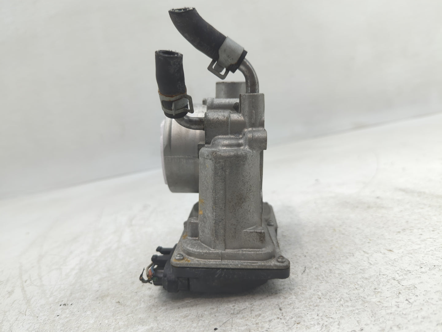 2018-2021 Hyundai Tucson Throttle Body P/N:35100 2E000 Fits Fits 2015 2016 2017 2018 2019 2020 2021 OEM Used Auto Parts - Oe