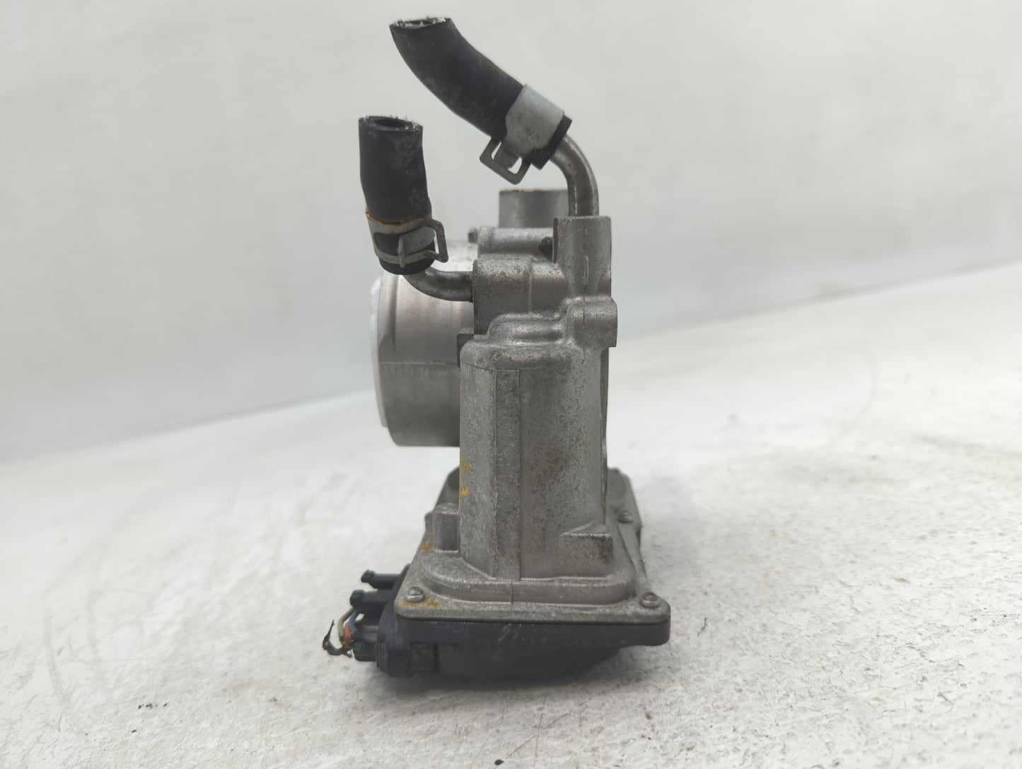 2018-2021 Hyundai Tucson Throttle Body P/N:35100 2E000 Fits Fits 2015 2016 2017 2018 2019 2020 2021 OEM Used Auto Parts - Oe
