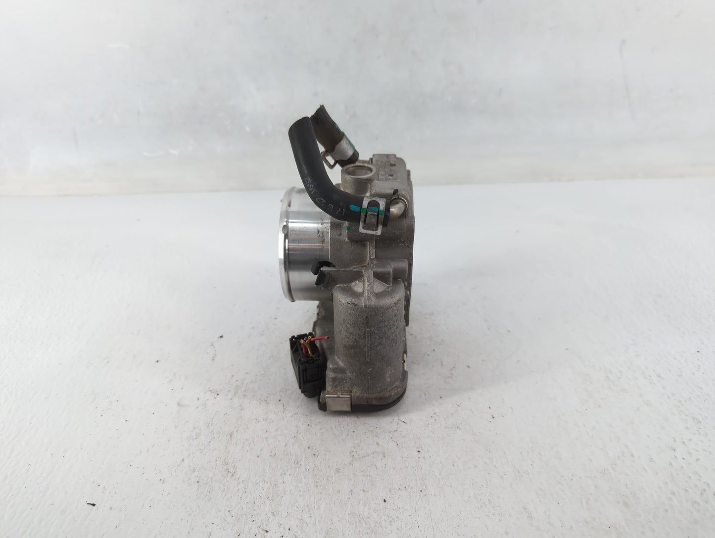 2018-2021 Hyundai Tucson Throttle Body P/N:35100-2G600 Fits Fits 2015 2016 2017 2018 2019 2020 2021 OEM Used Auto Parts - Oe
