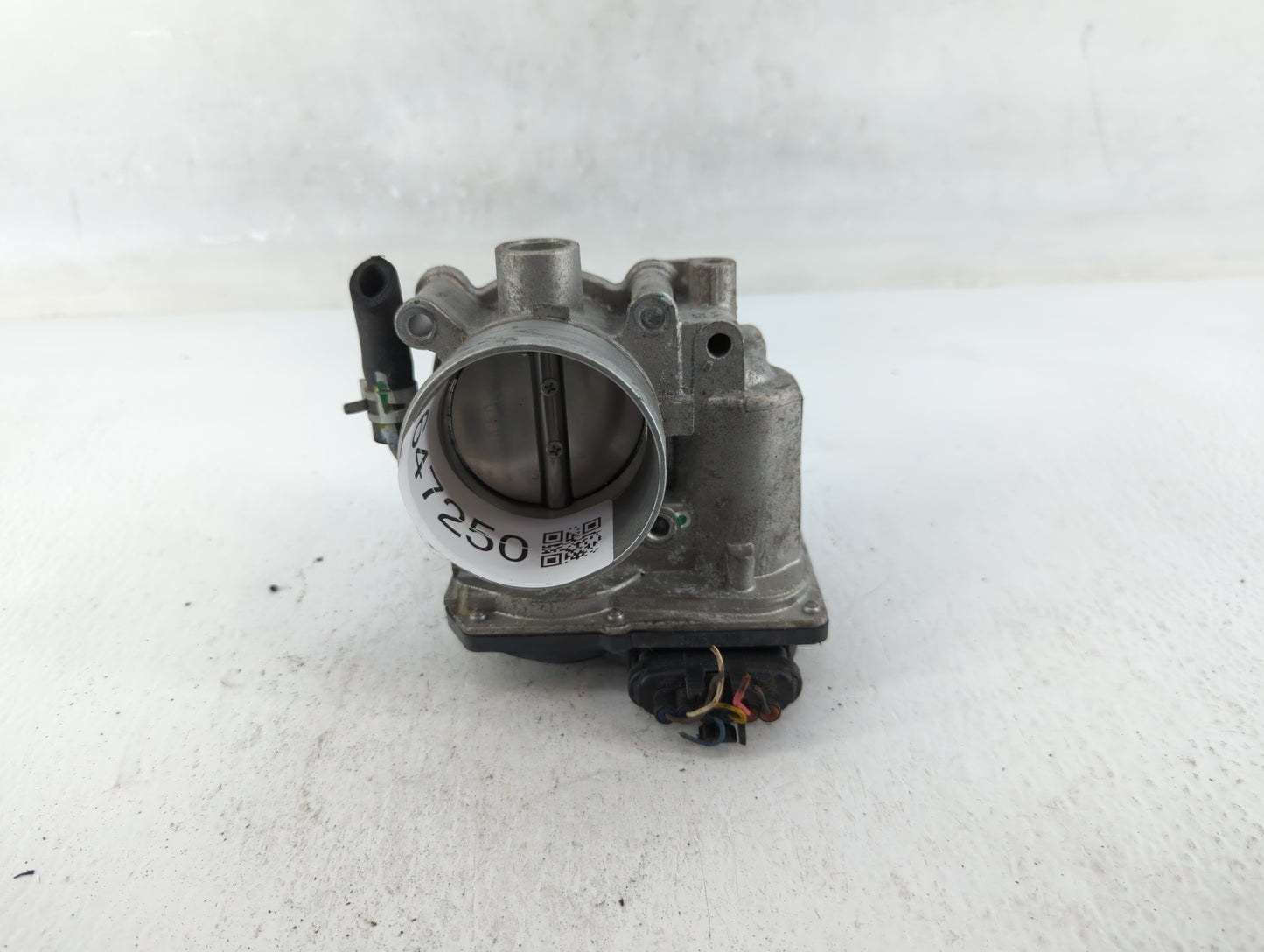 2014-2021 Hyundai Tucson Throttle Body P/N:35100-2E710 Fits Fits 2011 2012 2013 2014 2015 2016 2017 2018 2019 2020 2021 OEM 