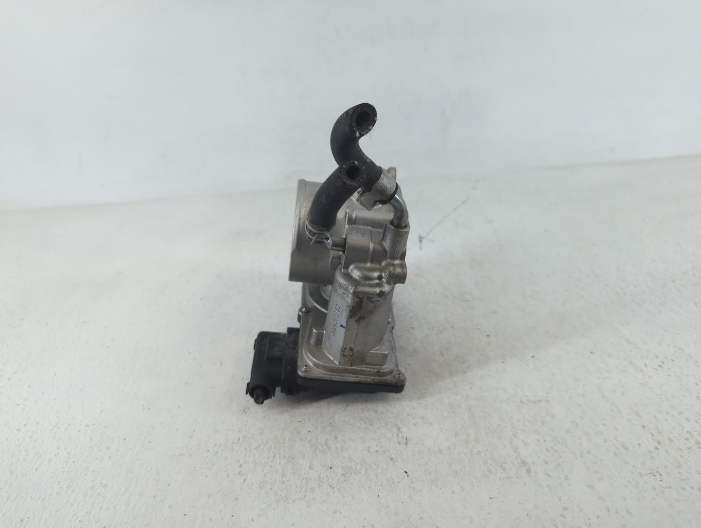 2014-2021 Hyundai Tucson Throttle Body P/N:35100-2E000 Fits Fits 2011 2012 2013 2014 2015 2016 2017 2018 2019 2020 2021 OEM 