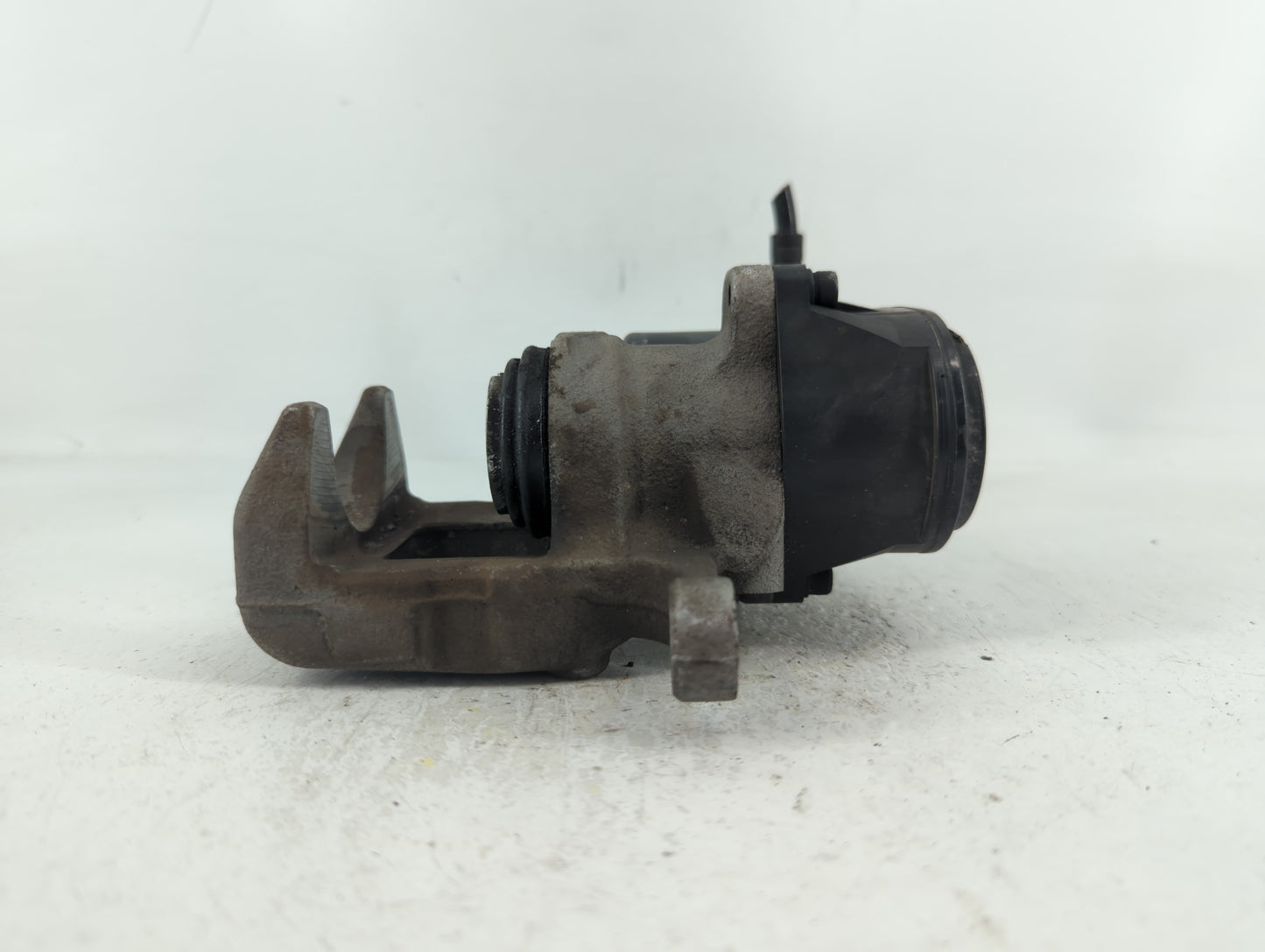 2019-2021 Hyundai Tucson Front Passenger Right Brake Caliper - Oemusedautoparts1.com