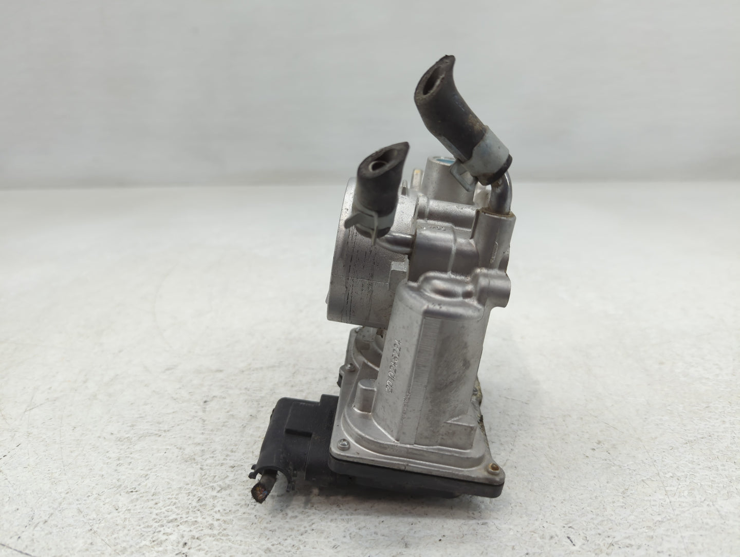 2014-2021 Hyundai Tucson Throttle Body P/N:35100-2E000 Fits Fits 2011 2012 2013 2014 2015 2016 2017 2018 2019 2020 2021 OEM 