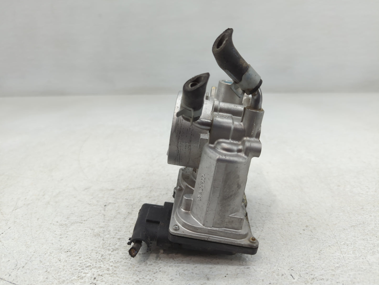 2014-2021 Hyundai Tucson Throttle Body P/N:35100-2E000 Fits Fits 2011 2012 2013 2014 2015 2016 2017 2018 2019 2020 2021 OEM 