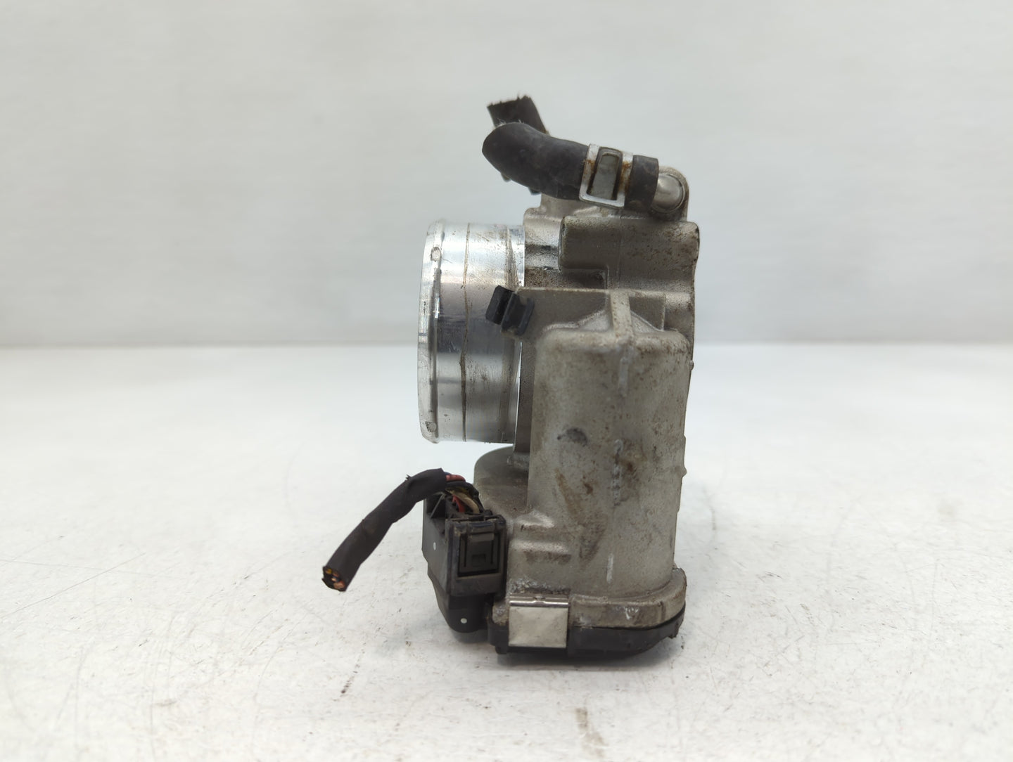 2018-2021 Hyundai Tucson Throttle Body P/N:08014 0 280 750 618 Fits Fits 2015 2016 2017 2018 2019 2020 2021 OEM Used Auto Pa