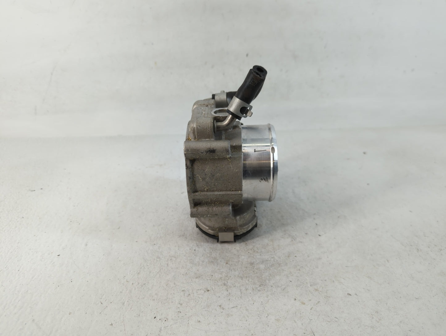 2018-2021 Hyundai Tucson Throttle Body P/N:35100-2G600 Fits Fits 2015 2016 2017 2018 2019 2020 2021 OEM Used Auto Parts - Oe