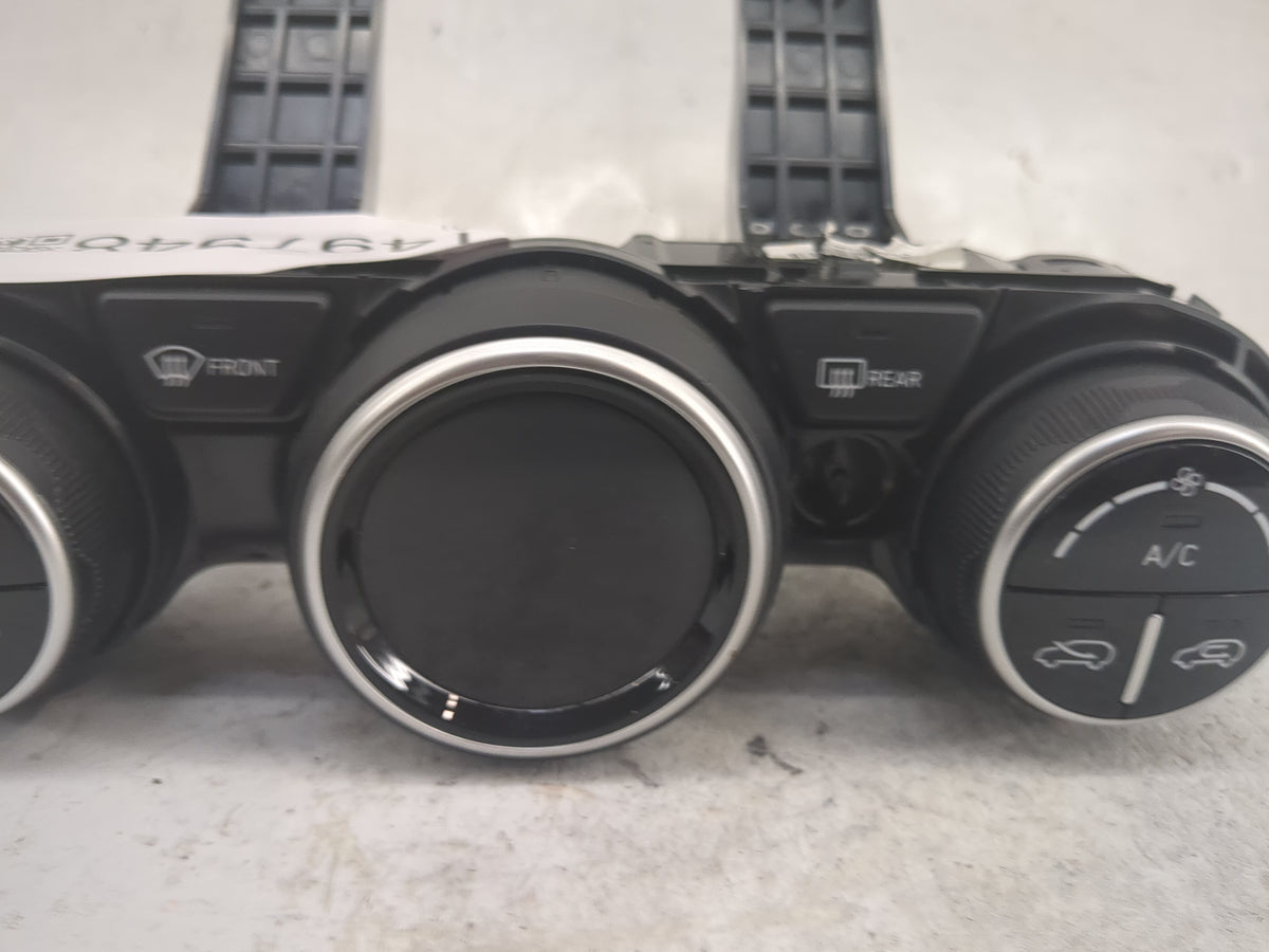 2020 Hyundai Venue Climate Control Module Temperature AC/Heater Replacement P/N:97250-K2390 C20038-2070 Fits OEM Used Auto P