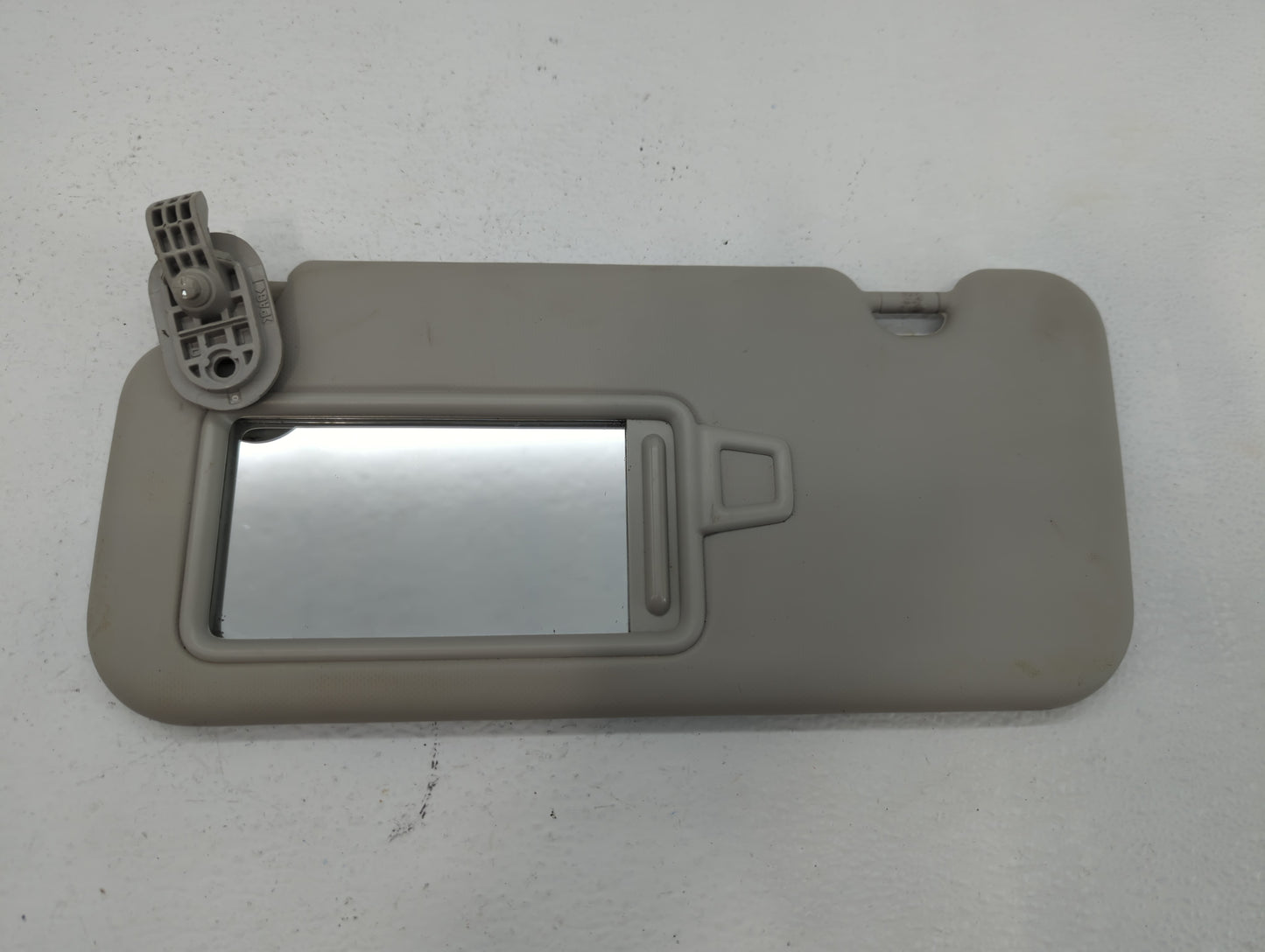 2020 Hyundai Venue Sun Visor Shade Replacement Passenger Right Mirror Fits OEM Used Auto Parts - Oemusedautoparts1.com