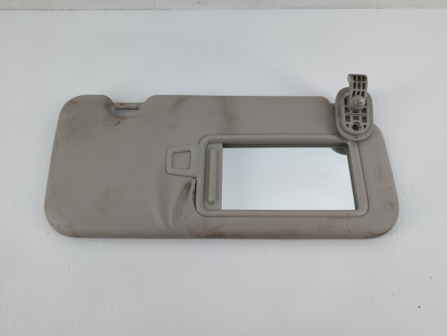 2020 Hyundai Venue Sun Visor Shade Replacement Passenger Right Mirror Fits OEM Used Auto Parts - Oemusedautoparts1.com