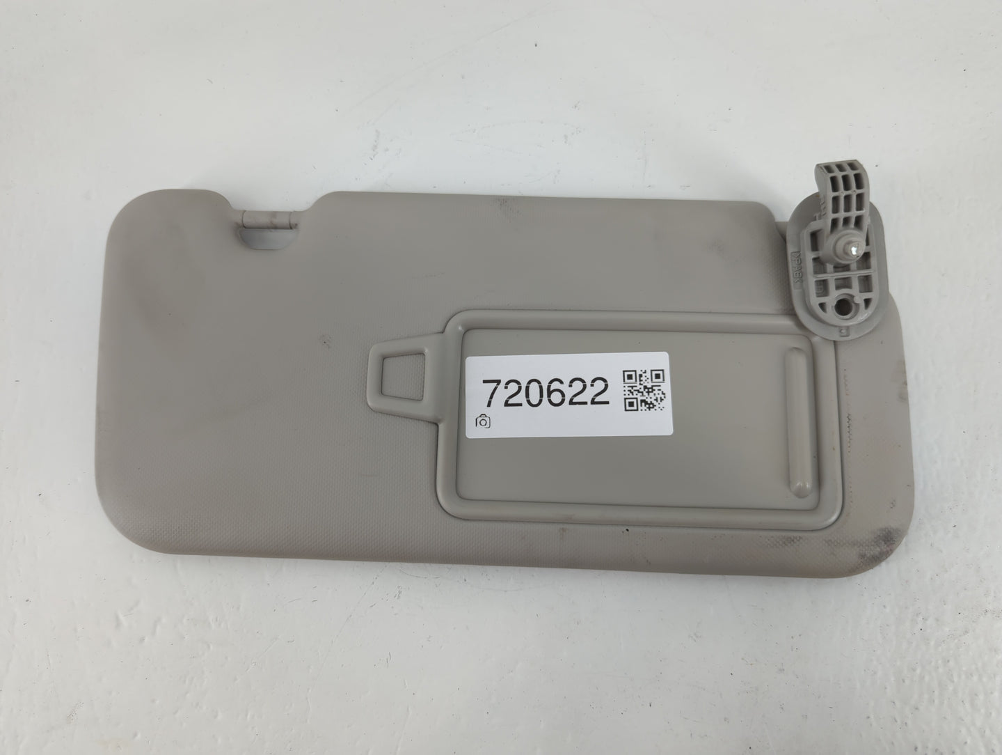 2020 Hyundai Venue Sun Visor Shade Replacement Passenger Right Mirror Fits OEM Used Auto Parts - Oemusedautoparts1.com