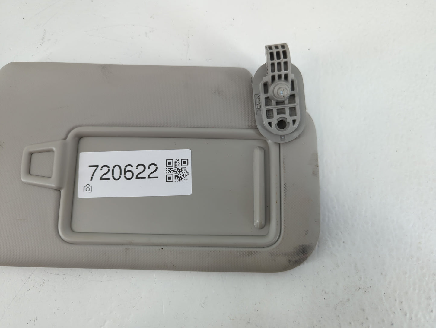2020 Hyundai Venue Sun Visor Shade Replacement Passenger Right Mirror Fits OEM Used Auto Parts - Oemusedautoparts1.com