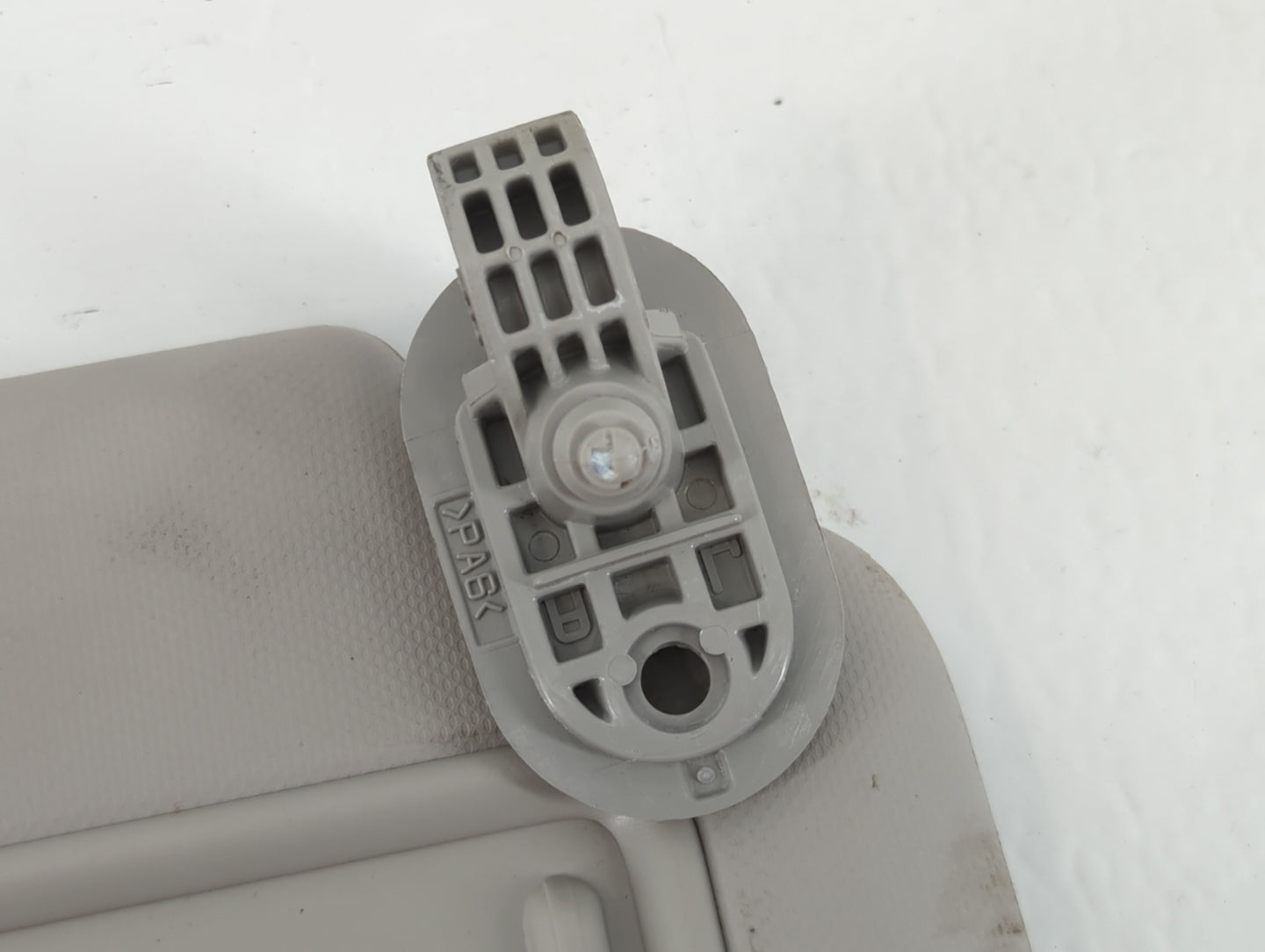 2020 Hyundai Venue Sun Visor Shade Replacement Passenger Right Mirror Fits OEM Used Auto Parts - Oemusedautoparts1.com