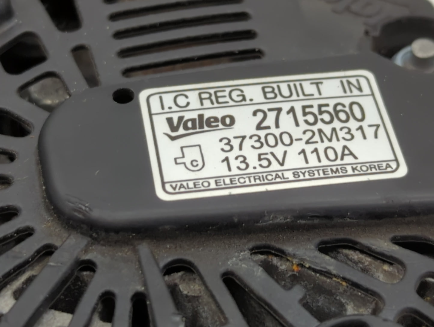 2020 Hyundai Venue Alternator Replacement Generator Charging Assembly Engine OEM P/N:37300-2M317 2715560 Fits OEM Used Auto 