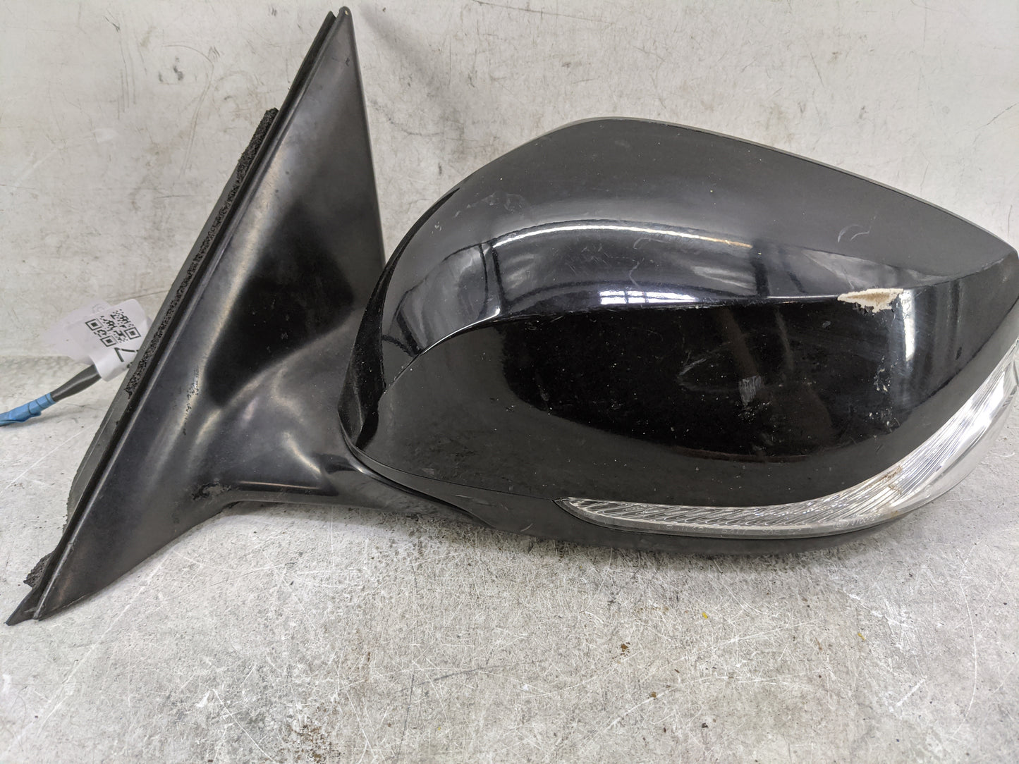 2014-2020 Infiniti Q50 Driver Side View Mirror - Left Door Mirror OEM Used - Oemusedautoparts1.com