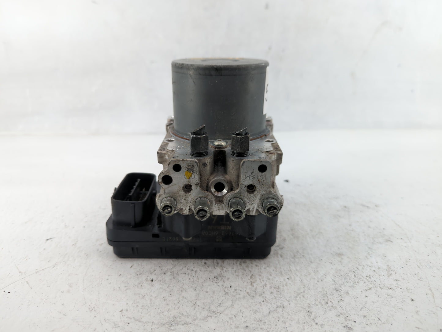 2021 Infiniti Q50 ABS Pump Control Module Replacement P/N:47660 6HC0A Fits OEM Used Auto Parts - Oemusedautoparts1.com