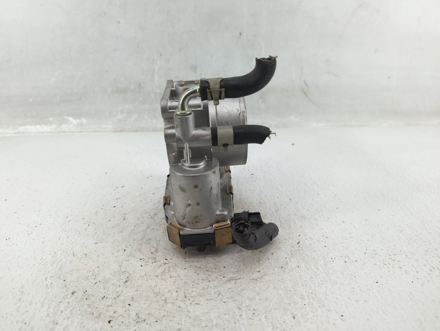 2016-2020 Infiniti Q50 Throttle Body P/N:RME60-52 0304 RME60-52 Fits Fits 2016 2017 2018 2019 2020 OEM Used Auto Parts - Oem