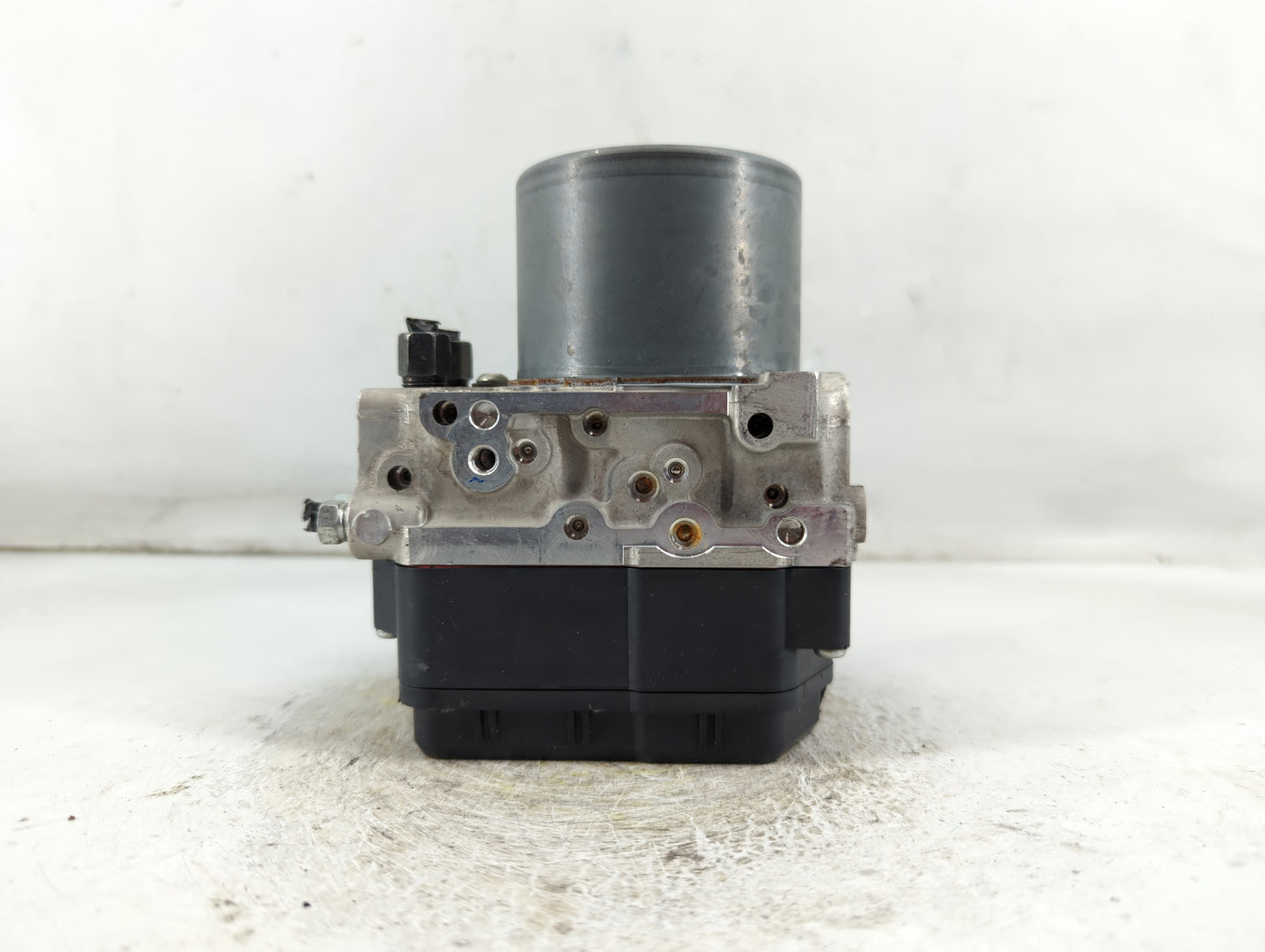 2020 Infiniti Q50 ABS Pump Control Module Replacement P/N:47660 6HA1A Fits OEM Used Auto Parts - Oemusedautoparts1.com