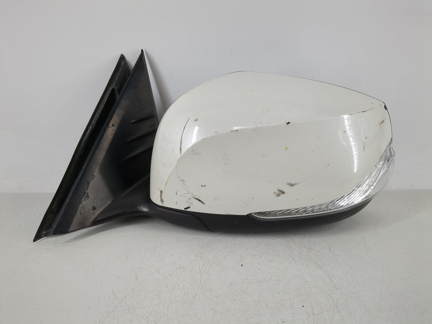 2019-2020 Infiniti Qx50 Driver Side View Mirror - Left Door Mirror OEM Used - Oemusedautoparts1.com