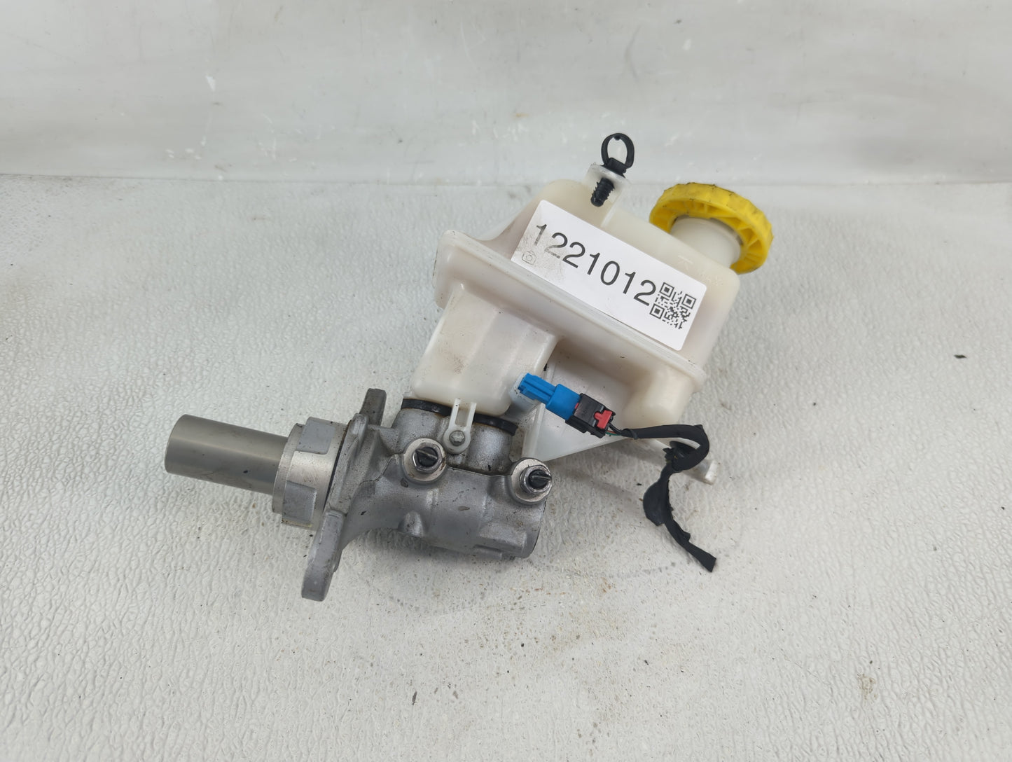 2019-2022 Jeep Cherokee Brake Master Cylinder - Oemusedautoparts1.com