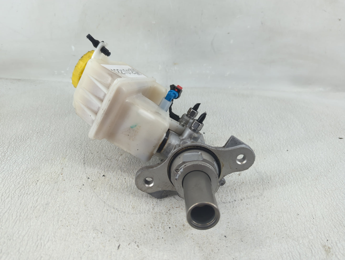 2019-2022 Jeep Cherokee Brake Master Cylinder - Oemusedautoparts1.com