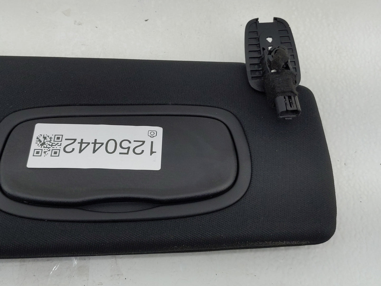 2019-2022 Jeep Cherokee Sun Visor Shade Replacement Passenger Right Mirror Fits Fits 2019 2020 2021 2022 OEM Used Auto Parts