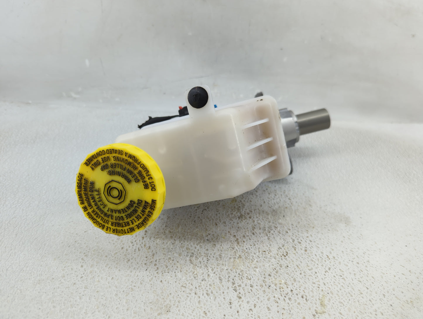 2019-2022 Jeep Cherokee Brake Master Cylinder - Oemusedautoparts1.com