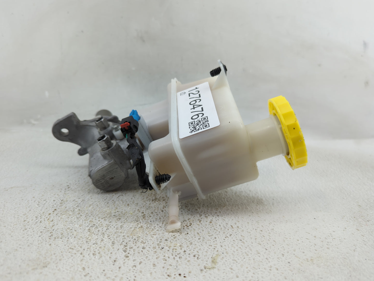 2019-2022 Jeep Cherokee Brake Master Cylinder - Oemusedautoparts1.com