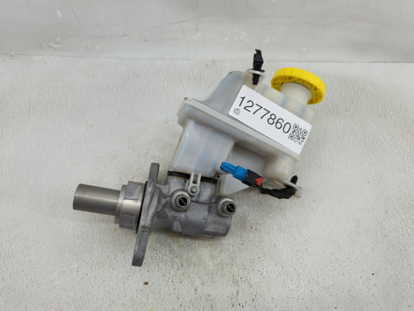 2019-2022 Jeep Cherokee Brake Master Cylinder - Oemusedautoparts1.com