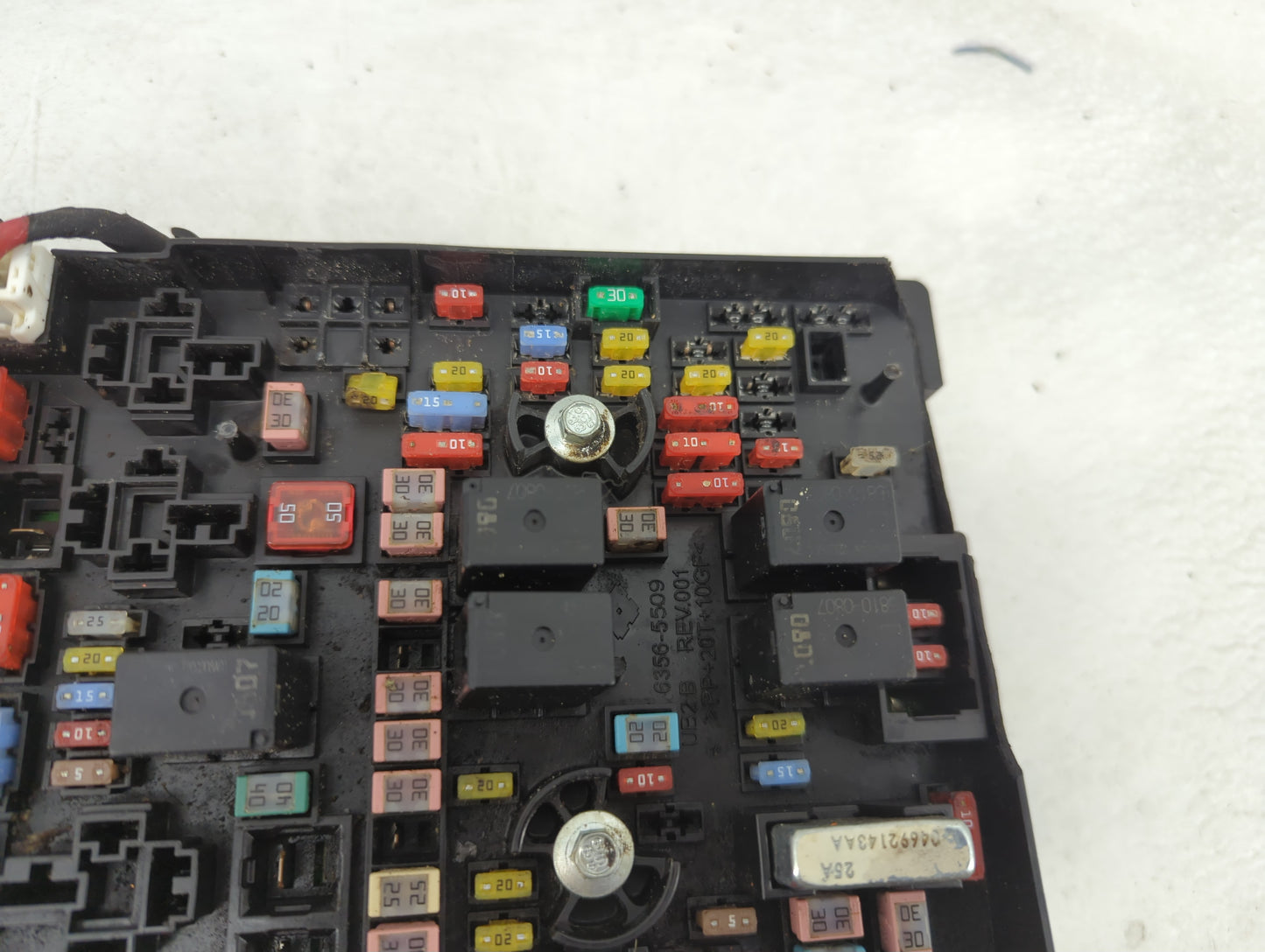 2019-2022 Jeep Cherokee Chassis Control Module Ccm Bcm Body Control - Oemusedautoparts1.com