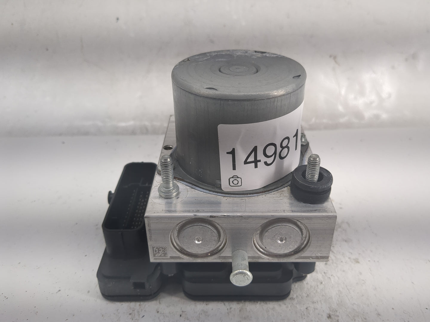 2021-2022 Jeep Cherokee ABS Pump Control Module Replacement P/N:P68477674AB 68477674AB, 5263100 Fits Fits 2021 2022 OEM Used