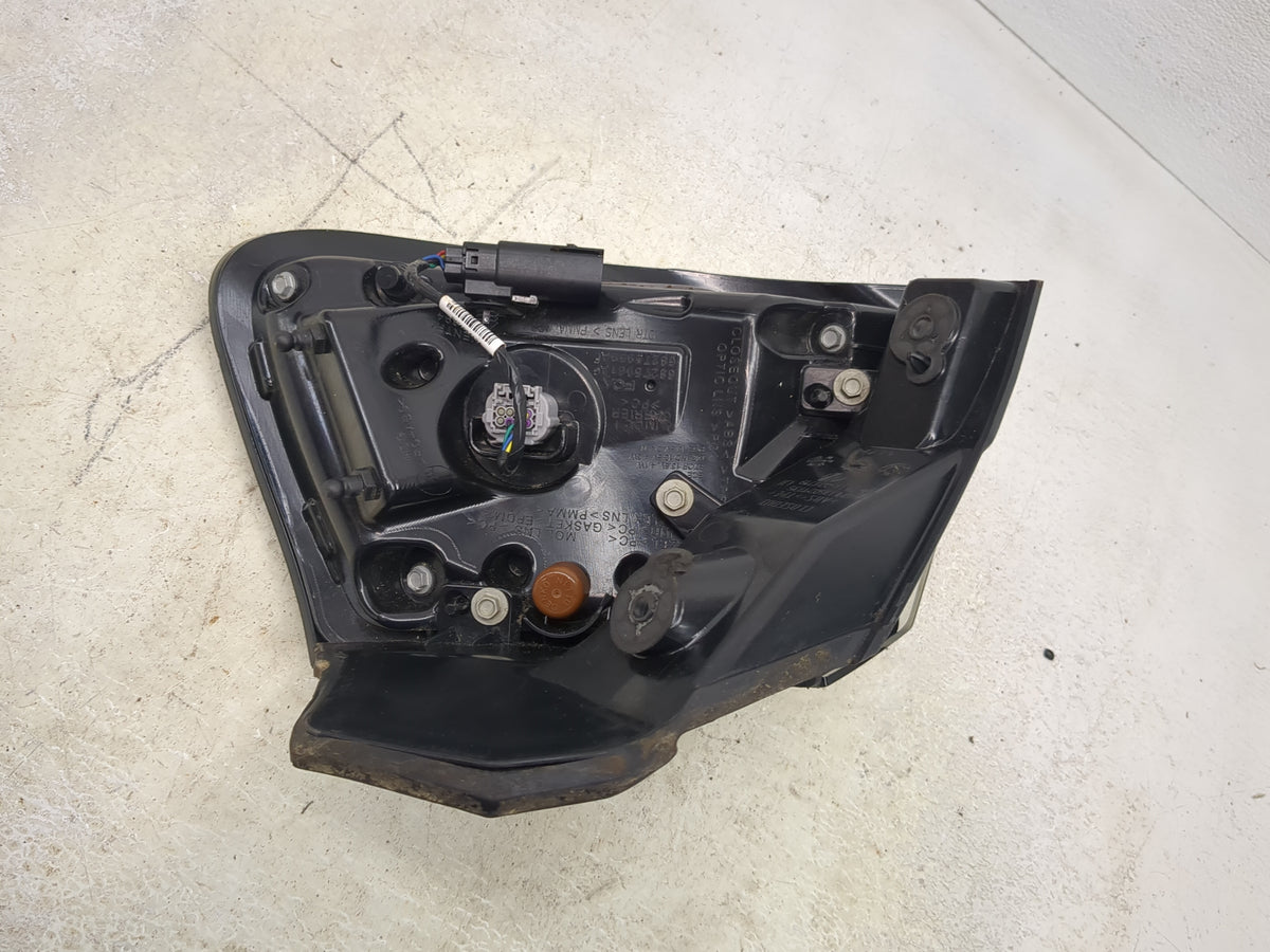 2019-2022 Jeep Cherokee Tail Light Assembly Driver Left OEM P/N:68275961AG 68275959AE Fits Fits 2019 2020 2021 2022 OEM Used
